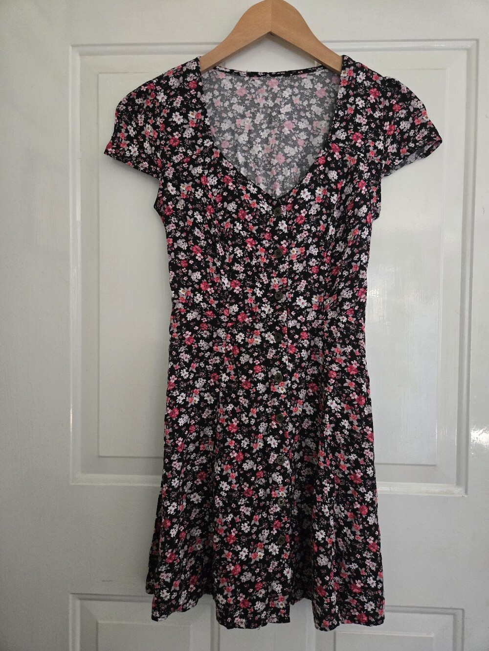 Floral V-Neck Short Sleeve Dress Small
